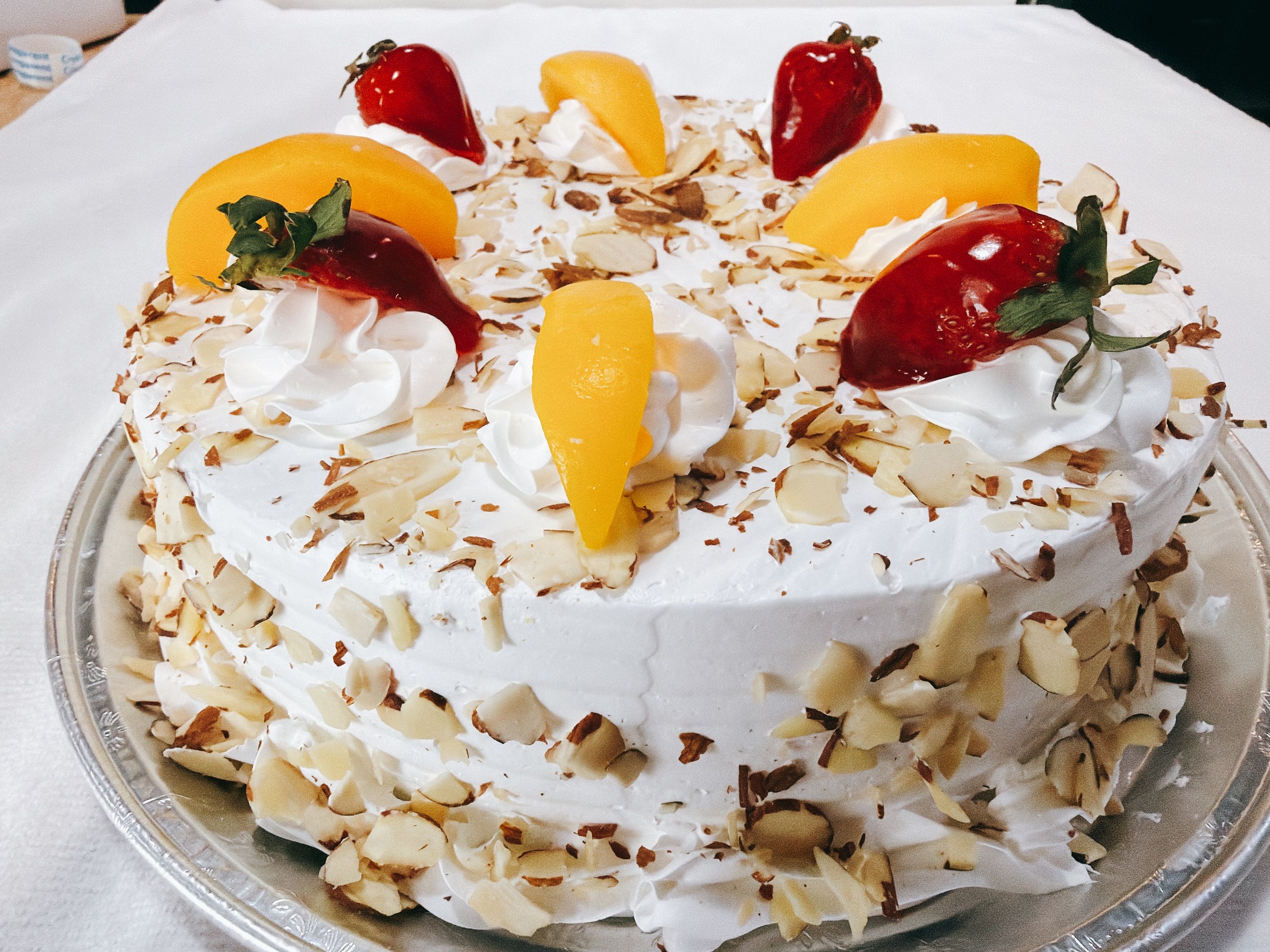 Pastel de Durazno y Fresa